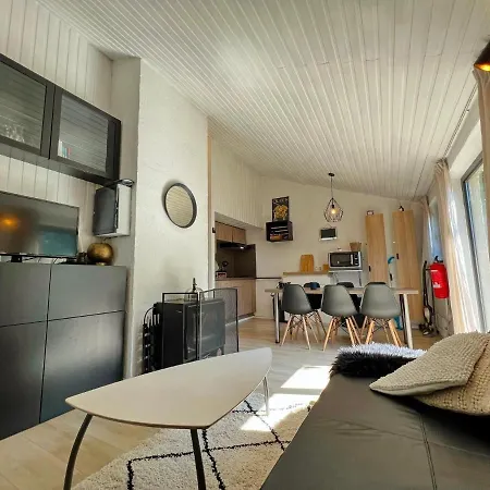 Bungalow 6 People Near The Lake Of Vallee De Rabais In Vakantiehuis *